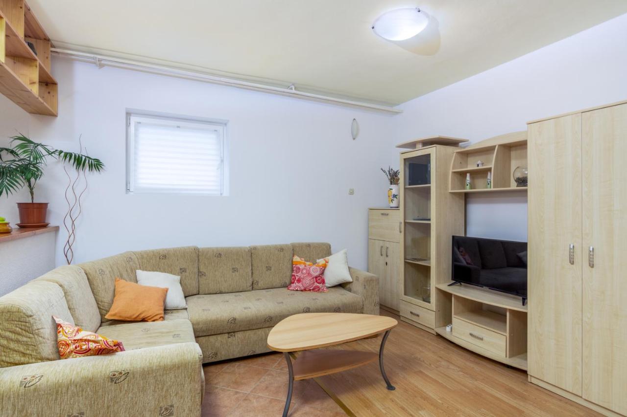 Apartment Buzet 17562A Εξωτερικό φωτογραφία